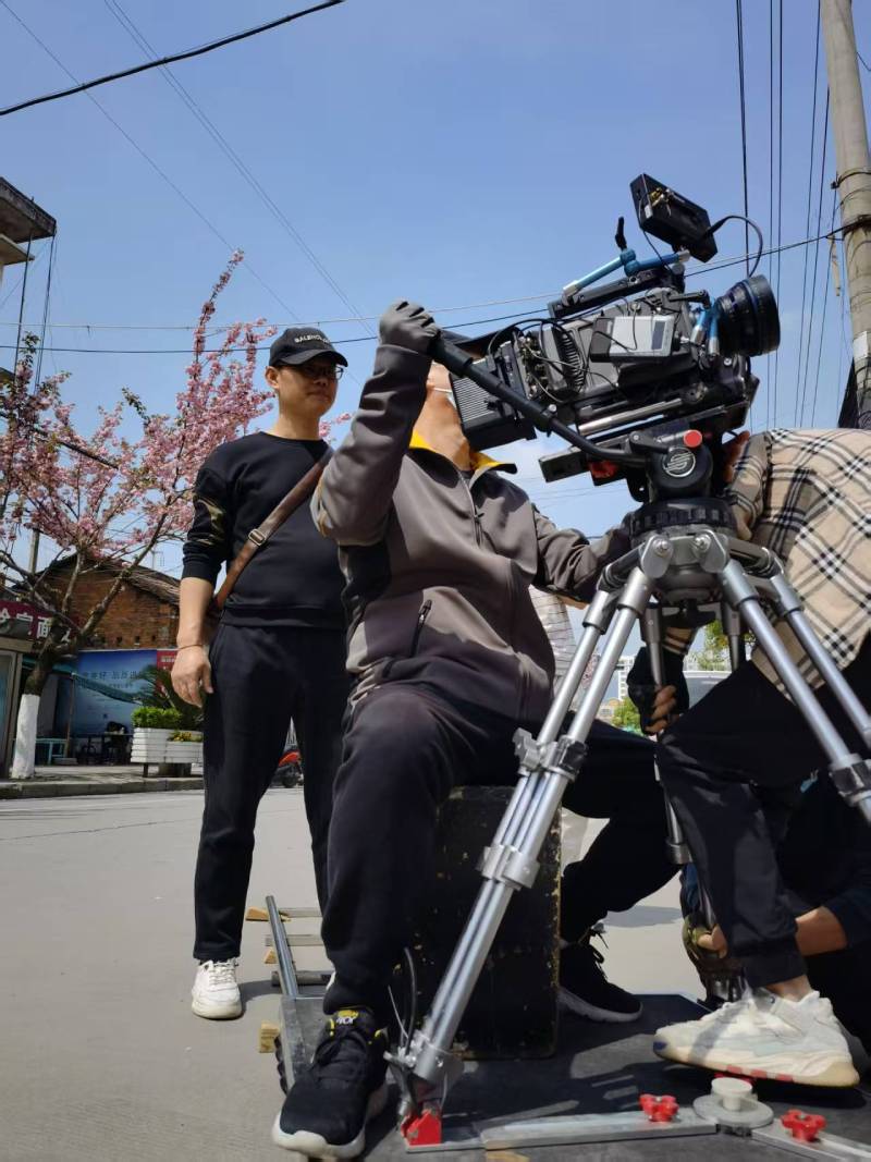 黄骅市广告片拍摄：快消品牌爆款之选，网感内容适配社媒传播！